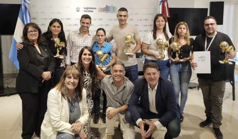 La Legislatura homenajeó a Las Murciélagas